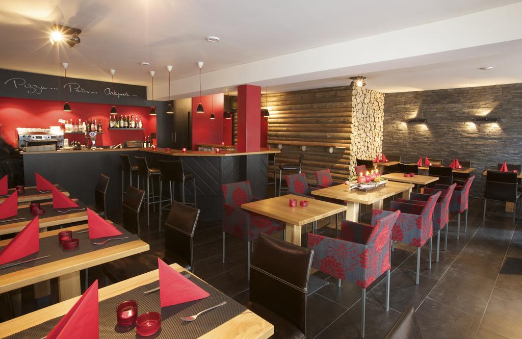 Hotel-Restaurant Le Lion D'Or 波朗特吕 外观 照片