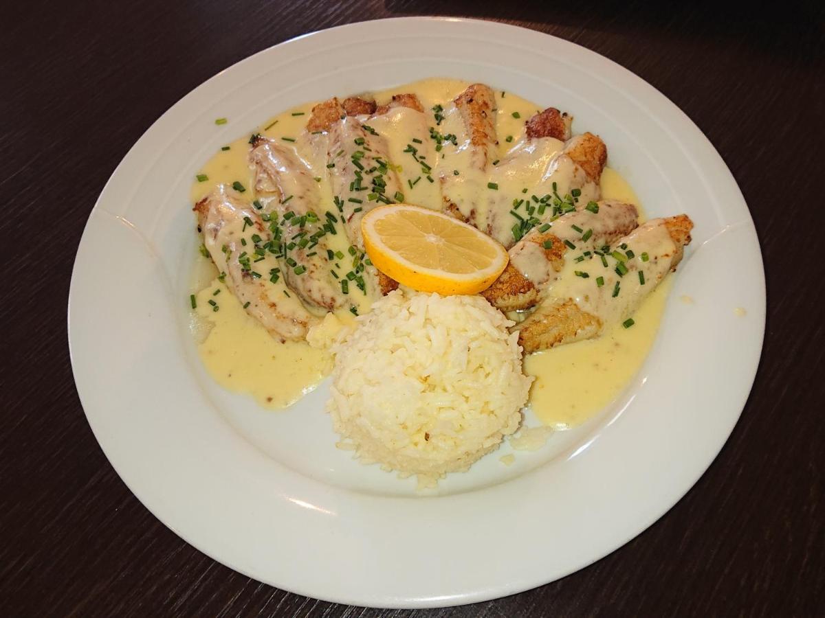Hotel-Restaurant Le Lion D'Or 波朗特吕 外观 照片