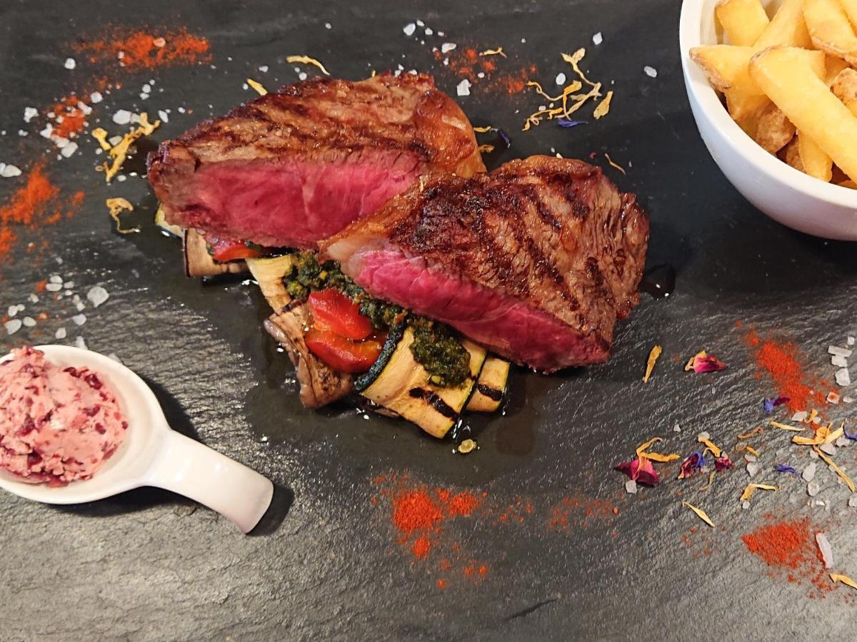 Hotel-Restaurant Le Lion D'Or 波朗特吕 外观 照片