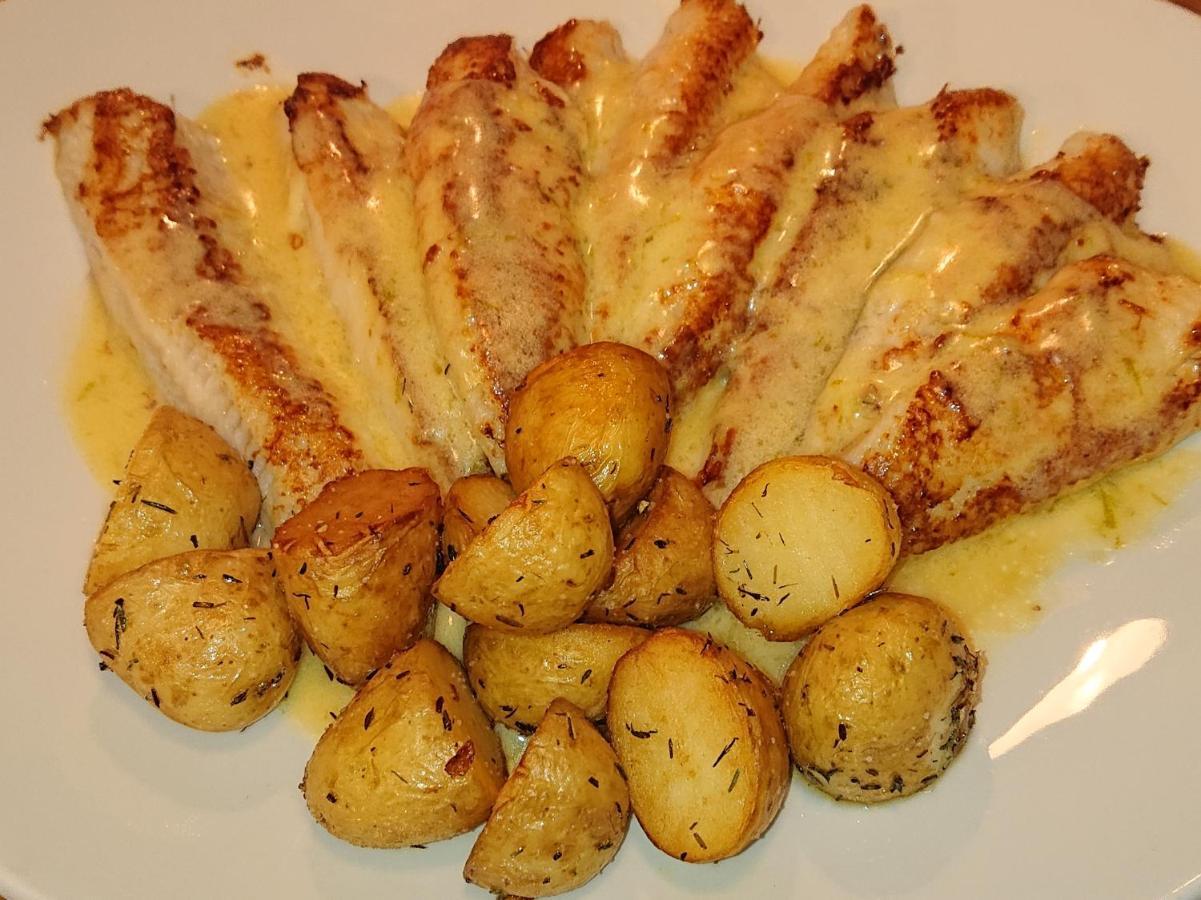 Hotel-Restaurant Le Lion D'Or 波朗特吕 外观 照片